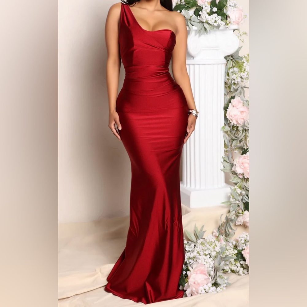 Elegant Red Evening Gown